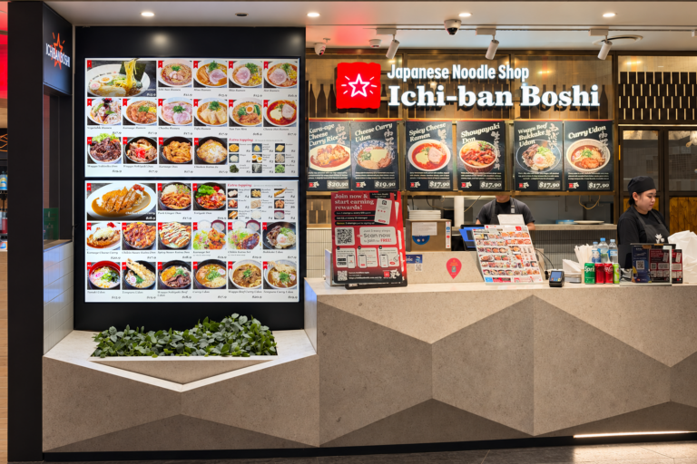 一番星シドニーExpress店の新しいサインとデジタルメニュー