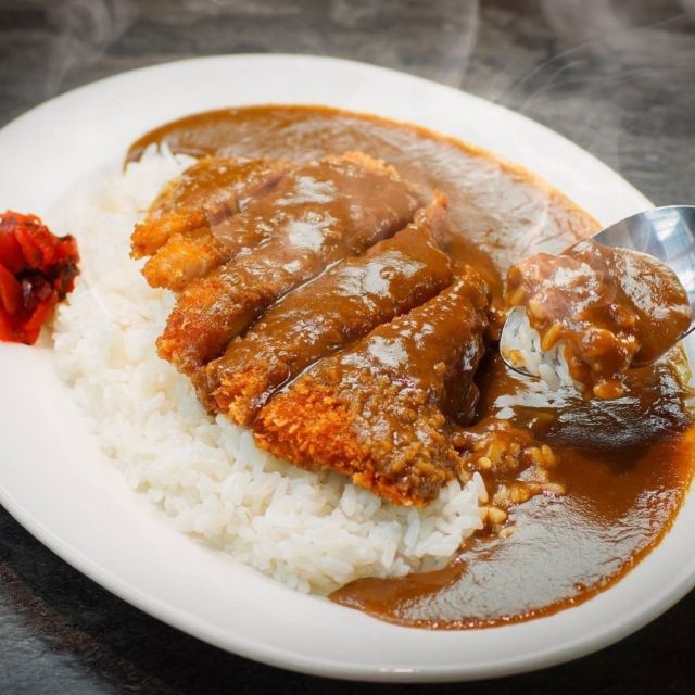 【Katsu Curry (Chiken or Pork)】
Deep Fried pork cutlet & curry on rice served with salad
.
*only chiken is available at sydney express shop
.
OPENING HOURS
●Sydney CBD
11am-9pm 7days
●Sydney Express
11am-4pm 7days
●Bondi Junction
11am-9pm except Tuesday
・
TAKEAWAY:
 please call us before you come to pick up your food:)
・
・
DELIVERLY:
* Uber
* Deliveroo
* Menulog
* EASI
* Doordash
・
・
@ichibanboshiaus
・
・
#ラーメン#ラーメン好きな人と繋がりたい#followme #foodporn #foodie #foodie #rd #ラーメンインスタグラマー#ラーメンデータベース#麺スタグラムramen#sydney#sydneyfoodie#sydneyfoods #sydneyeats #ramenlovers #noodlelovers #メンスタグラマー#シドニーラーメン#ラーメンランチ#ラーメンテロ#ラーメンショップ#ラーメンマン#ラーメン博物館#ラーメン活動#ラーメン馬鹿 #ichibanboshisydney #sydneyramen #sydneyjapanesefood #boilednoodles #ramenpull#ramenart